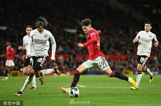 着球队的发 着球队的发